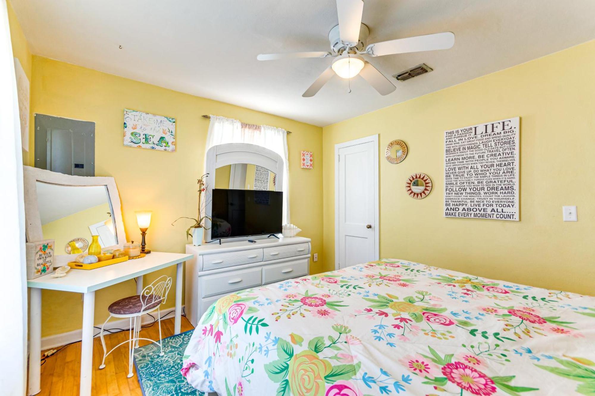 Fort Walton Coastal Retreat With Yard Walk To Beach Fort Walton Beach Exterior photo